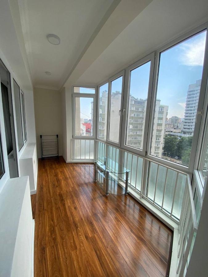 Appartement Avec 2 Chambres En Centre Ville Kischinau Exterior foto