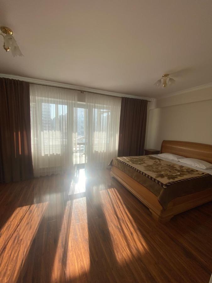 Appartement Avec 2 Chambres En Centre Ville Kischinau Exterior foto