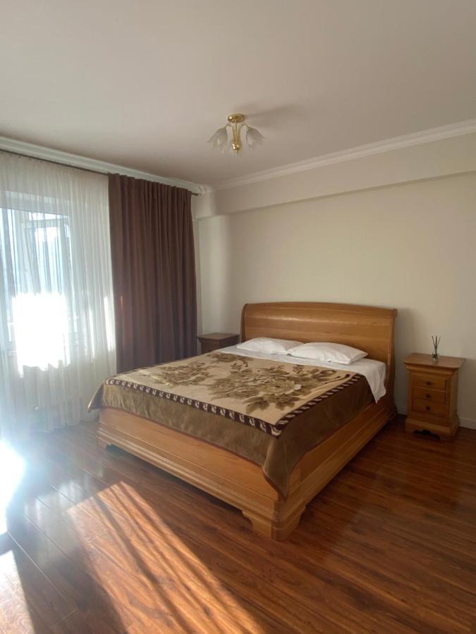 Appartement Avec 2 Chambres En Centre Ville Kischinau Exterior foto