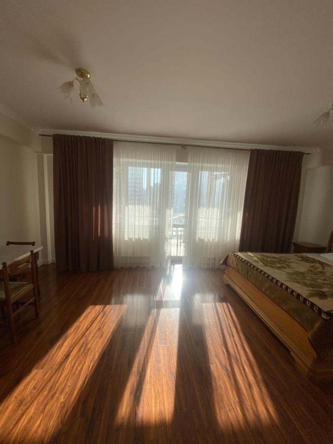 Appartement Avec 2 Chambres En Centre Ville Kischinau Exterior foto